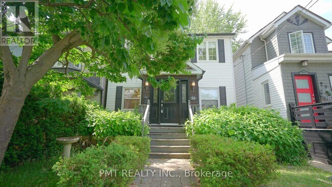 31 Burgess Ave in Toronto, ON - Building Photo - Building Photo