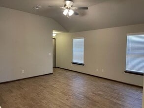 641 Marlin Ct in Chickasha, OK - Building Photo - Building Photo