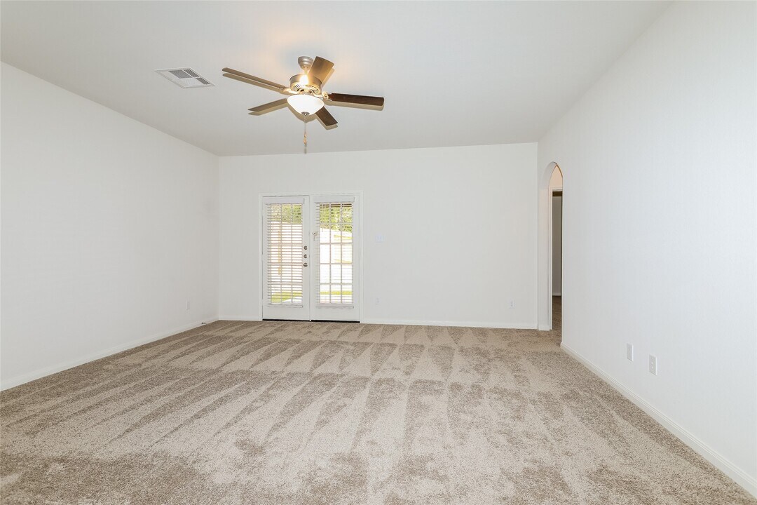 26865 Steinbeck Dr in Magnolia, TX - Building Photo