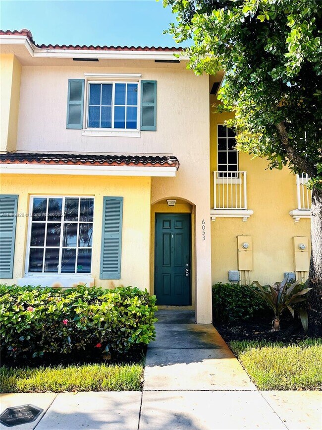 6053 SW 19th Pl in North Lauderdale, FL - Building Photo - Building Photo
