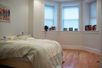 1087 Beacon St, Unit 1 in Brookline, MA - Building Photo - Building Photo