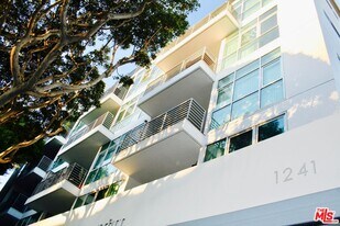 1241 5th St in Santa Monica, CA - Building Photo