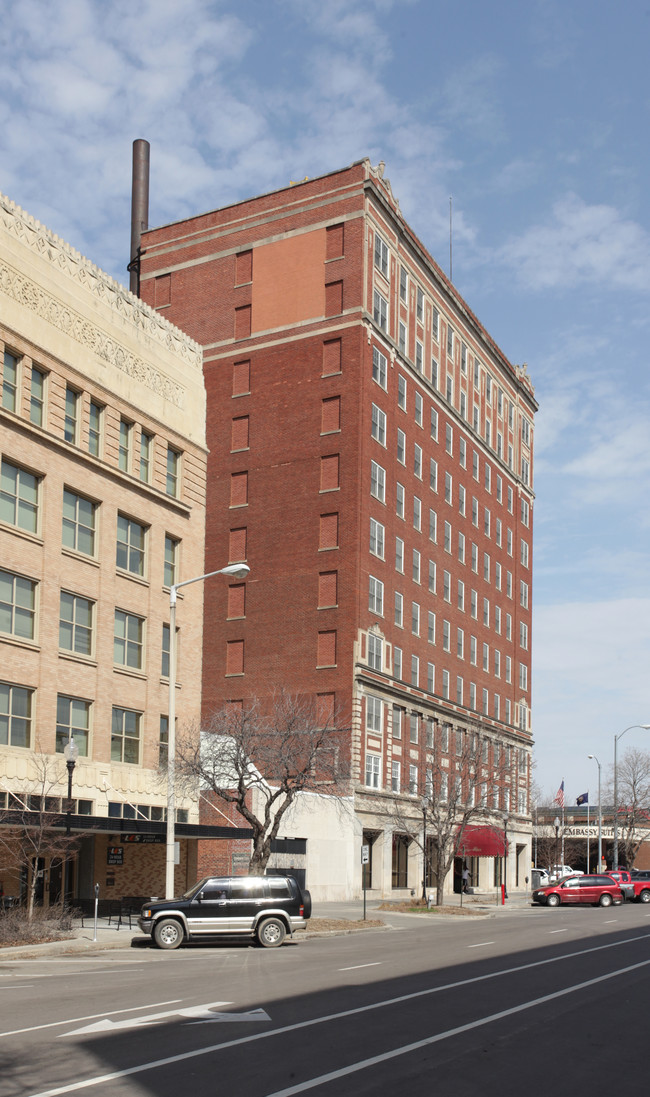 Georgian Place in Lincoln, NE - Building Photo - Building Photo