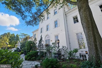3308 R St NW in Washington, DC - Foto de edificio - Building Photo