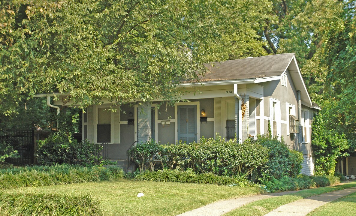 2238 Monroe Ave in Memphis, TN - Foto de edificio