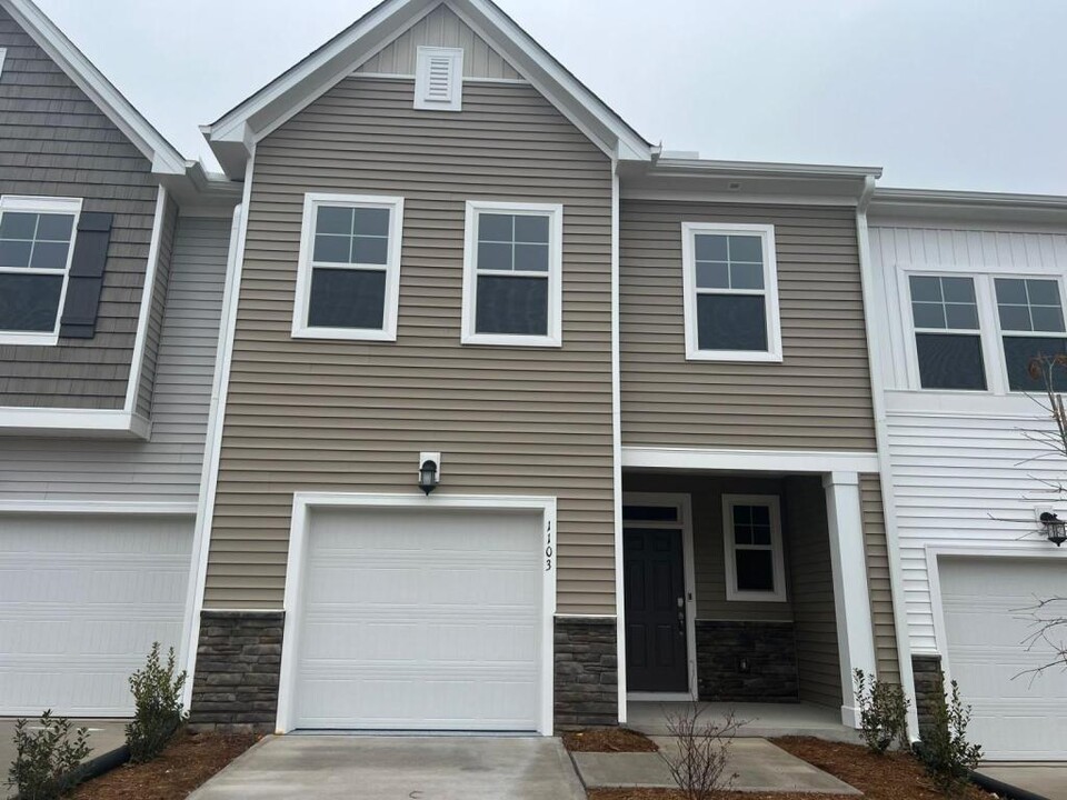 1103 Aberleigh Ln in Durham, NC - Building Photo