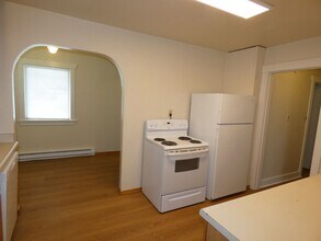 1022 Caroline St in Port Angeles, WA - Building Photo - Building Photo