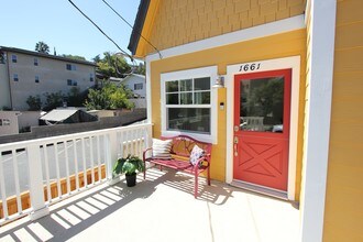 1661 Echo Park Ave in Los Angeles, CA - Building Photo - Interior Photo