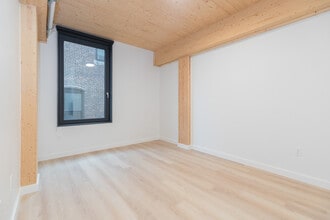 11 E Lenox St, Unit 1 in Boston, MA - Building Photo - Building Photo