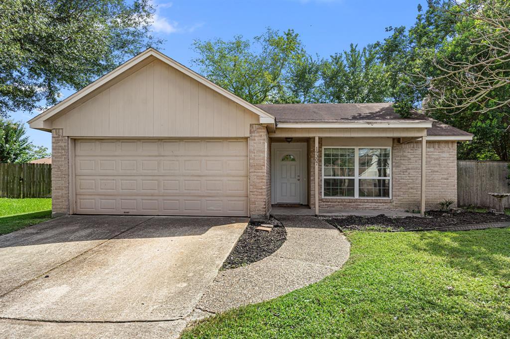 19307 Gladewater Ct in Tomball, TX - Building Photo