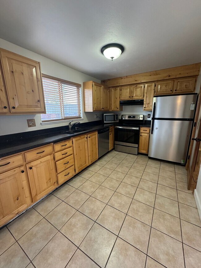 2487 W Dutch Draw in Taylorsville, UT - Building Photo - Building Photo