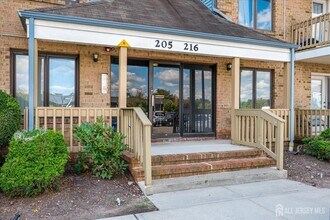 213 Peach St in Woodbridge Township, NJ - Building Photo - Building Photo