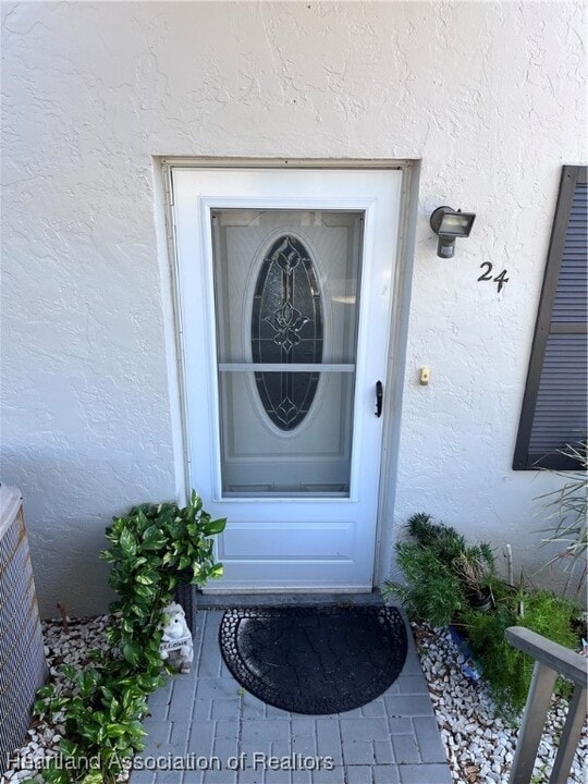 24 Sunset Ln in Lake Placid, FL - Building Photo