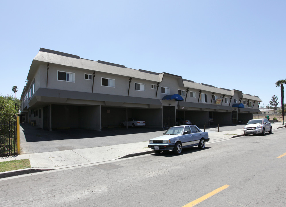 01600-1230 in Los Angeles, CA - Foto de edificio