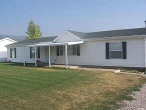 590 E 300 S St in Fairview, UT - Building Photo - Building Photo