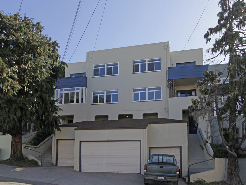 484 Merritt Ave in Oakland, CA - Building Photo