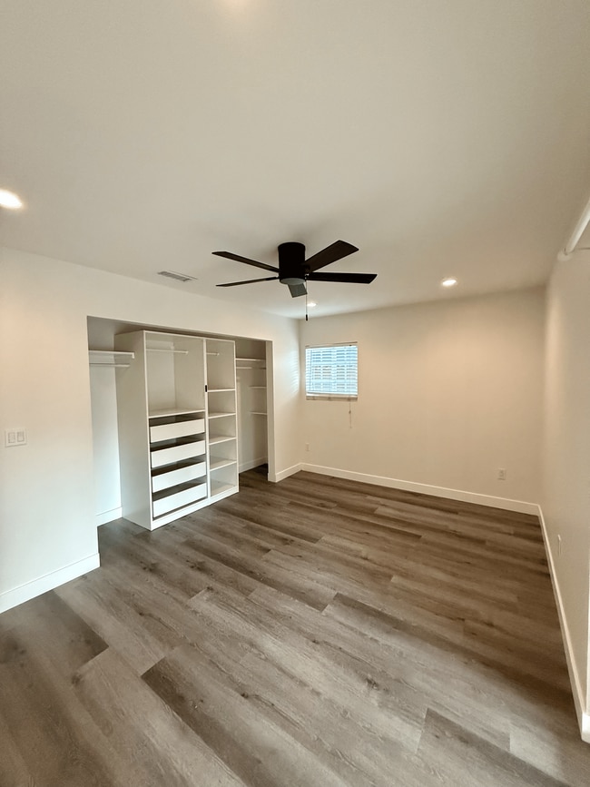 37939 27th St E in Palmdale, CA - Foto de edificio - Building Photo