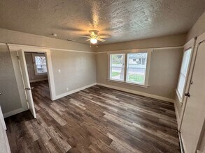 2901 E Olive Ave in Fresno, CA - Building Photo - Building Photo