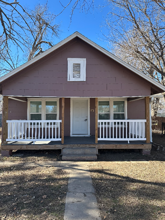 918 Merrill St in Salina, KS - Building Photo