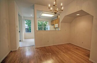 104 Whits Rd in Mountain View, CA - Building Photo - Building Photo