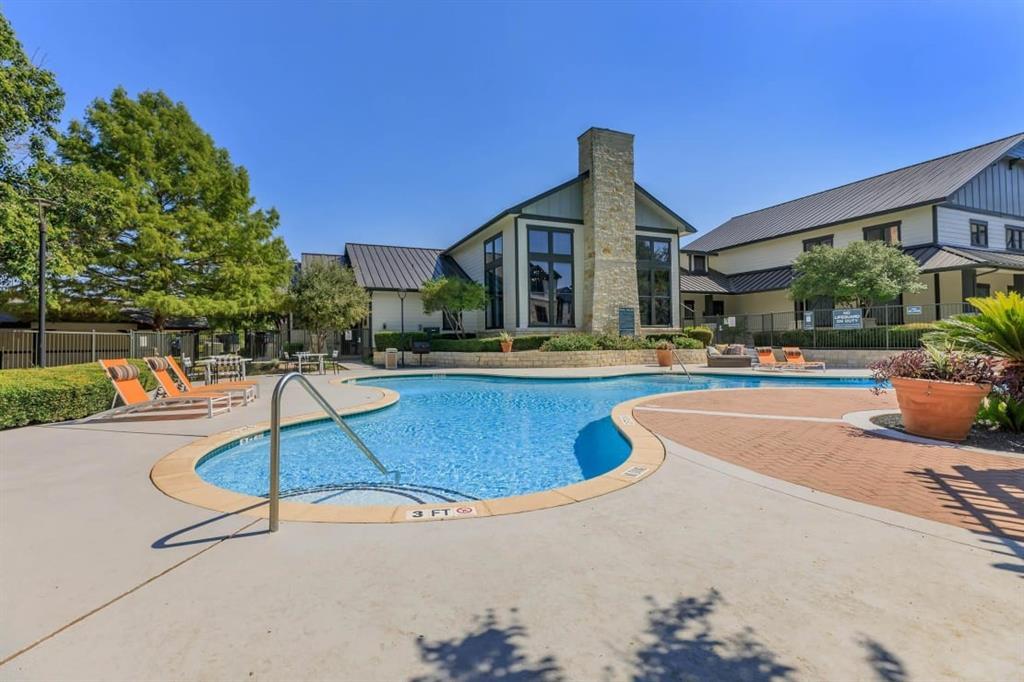 7828 Pat Booker Rd in Live Oak, TX - Building Photo
