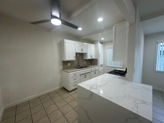 property at 1443 W Almond Ave