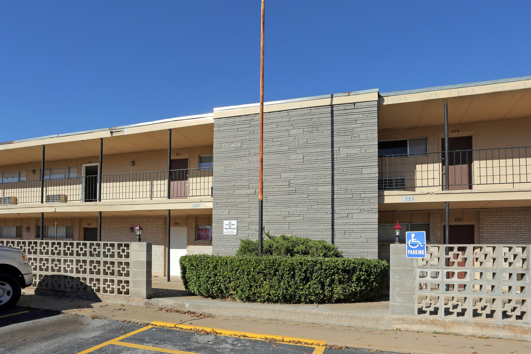 Morgan Terrace in Del City, OK - Building Photo