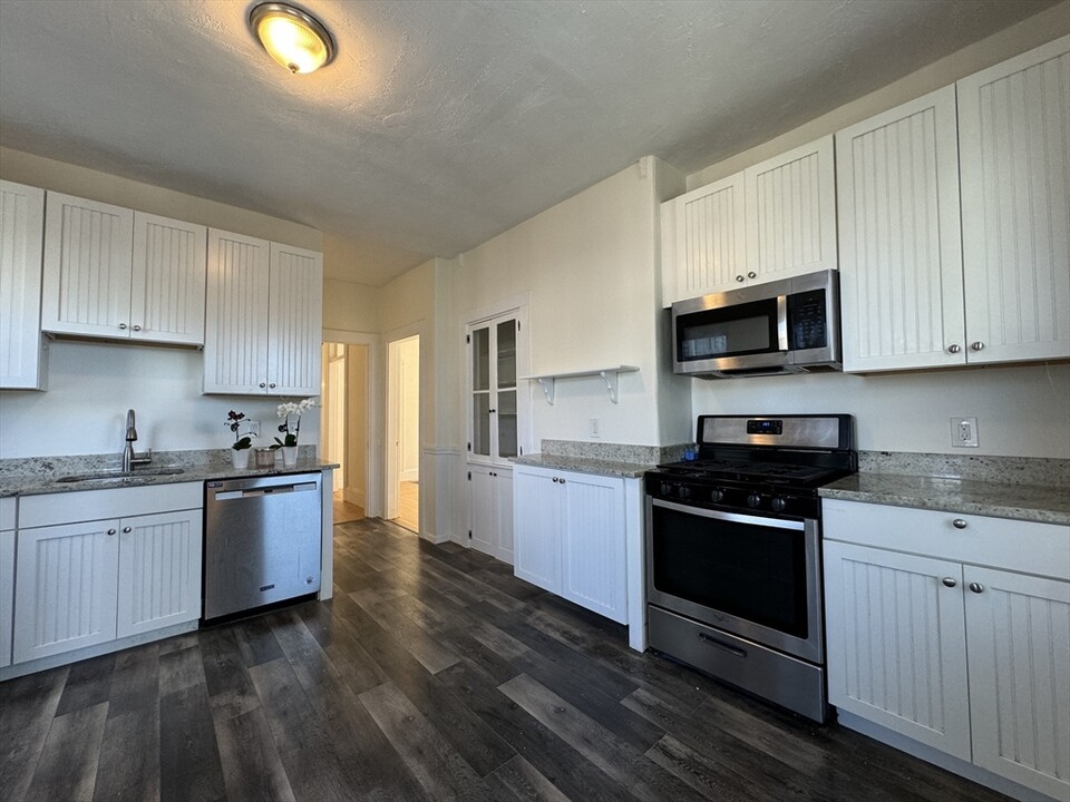 40 Cherry St, Unit 1 in Somerville, MA - Building Photo