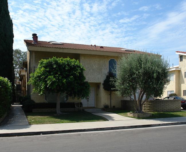 5072 Dunbar Ave in Huntington Beach, CA - Building Photo - Building Photo