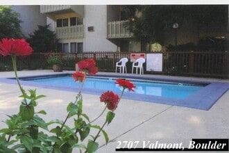 2707 Valmont Rd, Unit B-301 in Boulder, CO - Foto de edificio - Building Photo