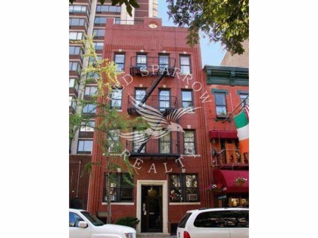 352 E 85th St-Unit -4B in New York, NY - Building Photo