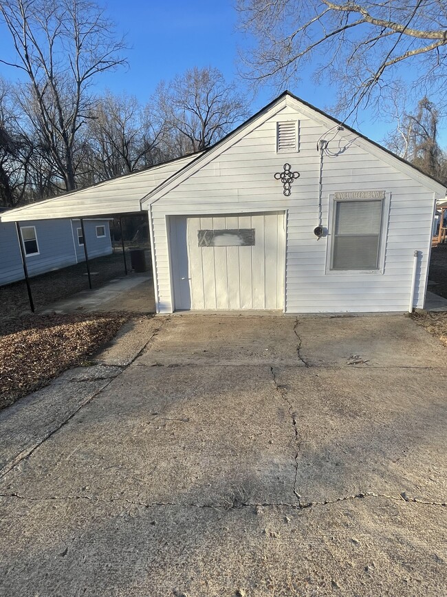 106 Courtland St in Jackson, TN - Building Photo - Building Photo