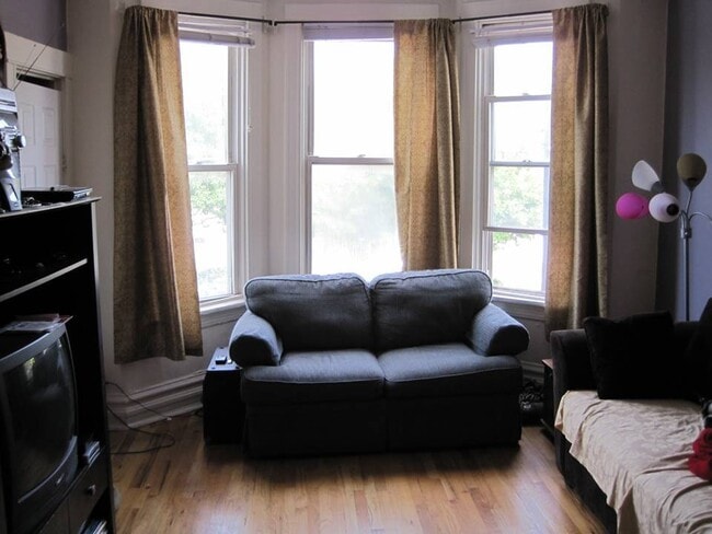 3736 N Ashland Ave in Chicago, IL - Building Photo - Building Photo