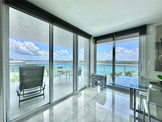 100 Bayview Dr, Unit # 1127 in Sunny Isles Beach, FL - Building Photo - Building Photo
