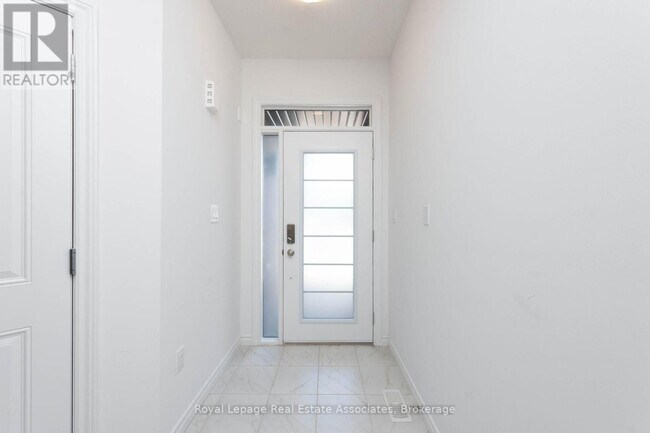 3985 Crown St in Lincoln, ON - Building Photo - Building Photo