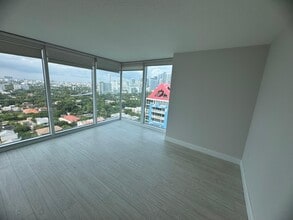 2101 Brickell Ave in Miami, FL - Building Photo - Building Photo