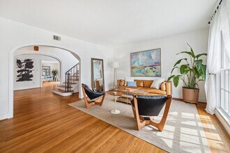 2108 Branard St in Houston, TX - Building Photo - Building Photo