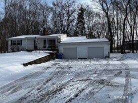 24 Webb Cir in Monroe, CT - Building Photo
