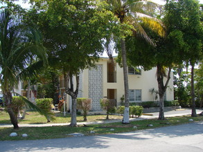 13990 NE 20th Ct in North Miami Beach, FL - Building Photo - Building Photo