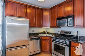 628 W Roscoe St, Unit 628-1N in Chicago, IL - Building Photo - Building Photo