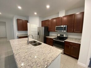 29214 Armoyan Blvd in Leesburg, FL - Building Photo - Building Photo