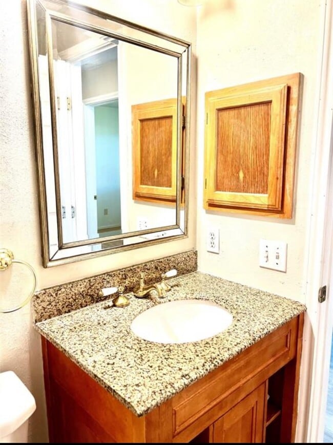 2826 Pickett Dr in League City, TX - Building Photo - Building Photo