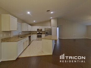 5044 Pine Needle Dr in Mascotte, FL - Building Photo - Building Photo