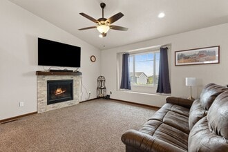 3012 Allison Ln in Rapid City, SD - Foto de edificio - Building Photo