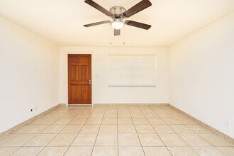 402 S Willow Ave in Port Orange, FL - Building Photo - Building Photo