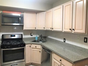 55 Monroe Blvd-Unit -5L in Long Beach, NY - Building Photo - Building Photo