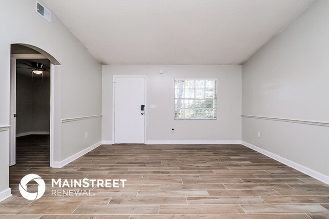 5451 Moongate Rd in Spring Hill, FL - Foto de edificio - Building Photo