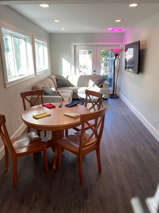 113 N Alvarado St in Ojai, CA - Building Photo