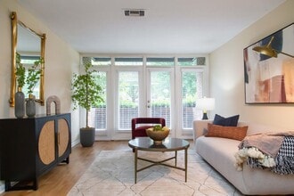 Windover in Knoxville, TN - Building Photo - Building Photo