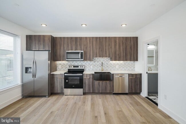 property at 2000 N Front St